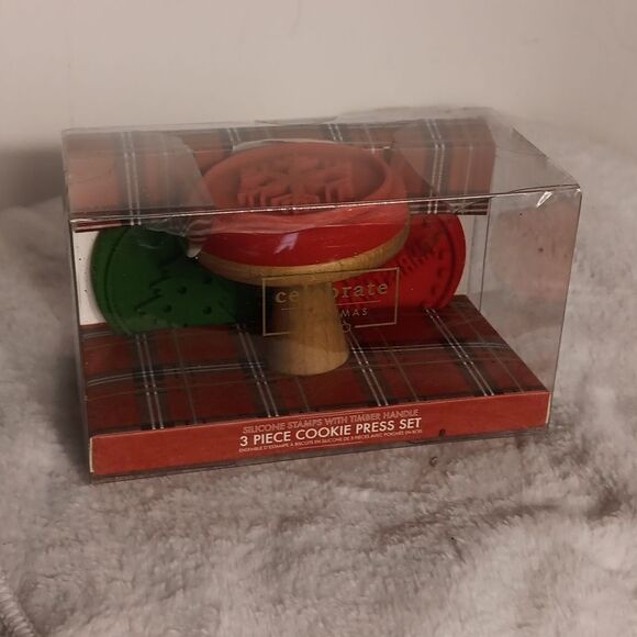 Celebrate Christmas 3 Piece Silicone Cookie Press - Picture 4 of 4